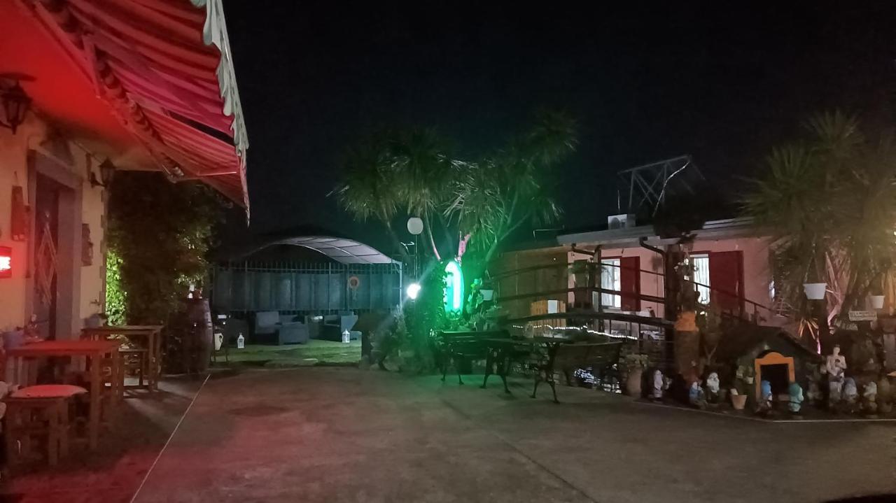伊尔拉格托住宿加早餐旅馆 卡斯特罗维拉里 外观 照片